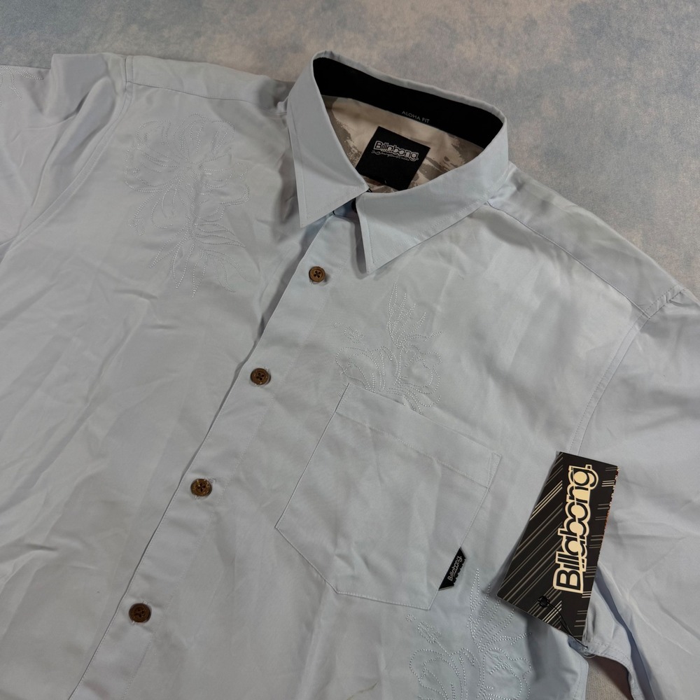 Billabong Button Down Shirt Mens Large Blue NWT Embroidered Aloha Fit M510VCOR